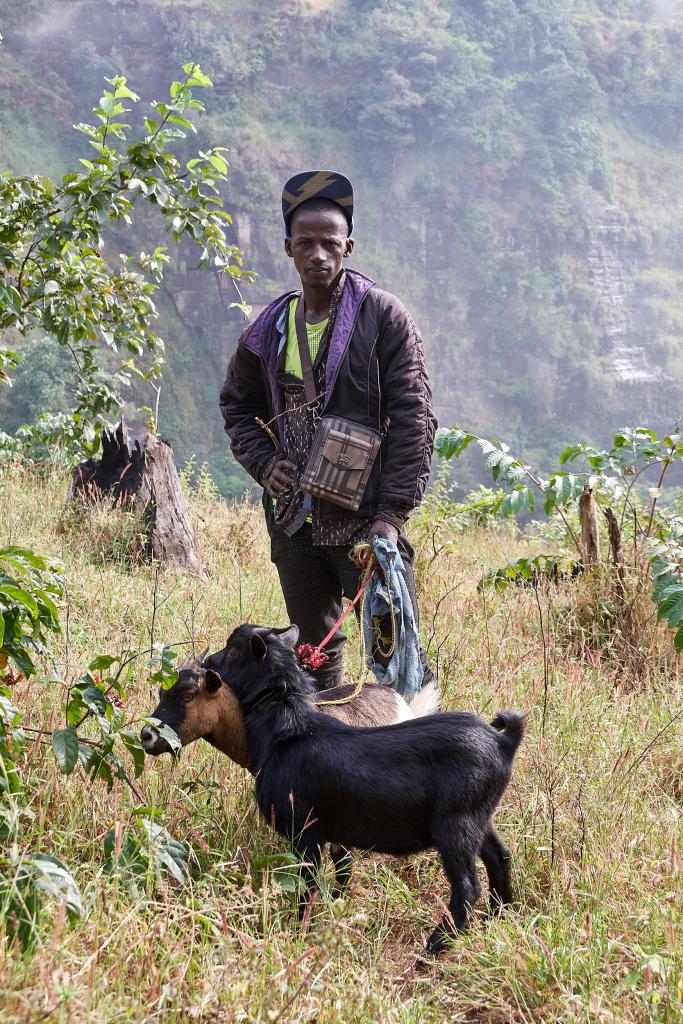 Sur les chemins, de Dougoura à Daleya [Guinée] - 2024 