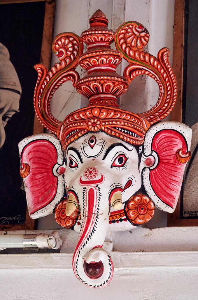 Les moines fabriquent des masques au Samaguri satra [Majuli, Assam, Inde] - 2023 