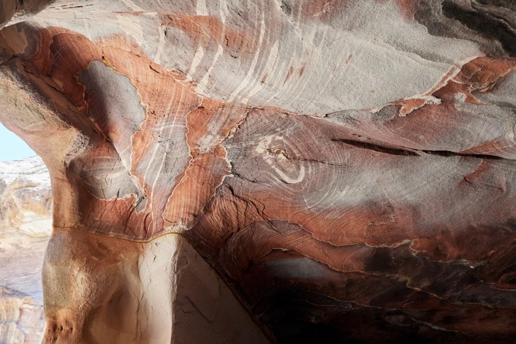 Plafond d'un tombeau royal, Petra [Jordanie] - 2023