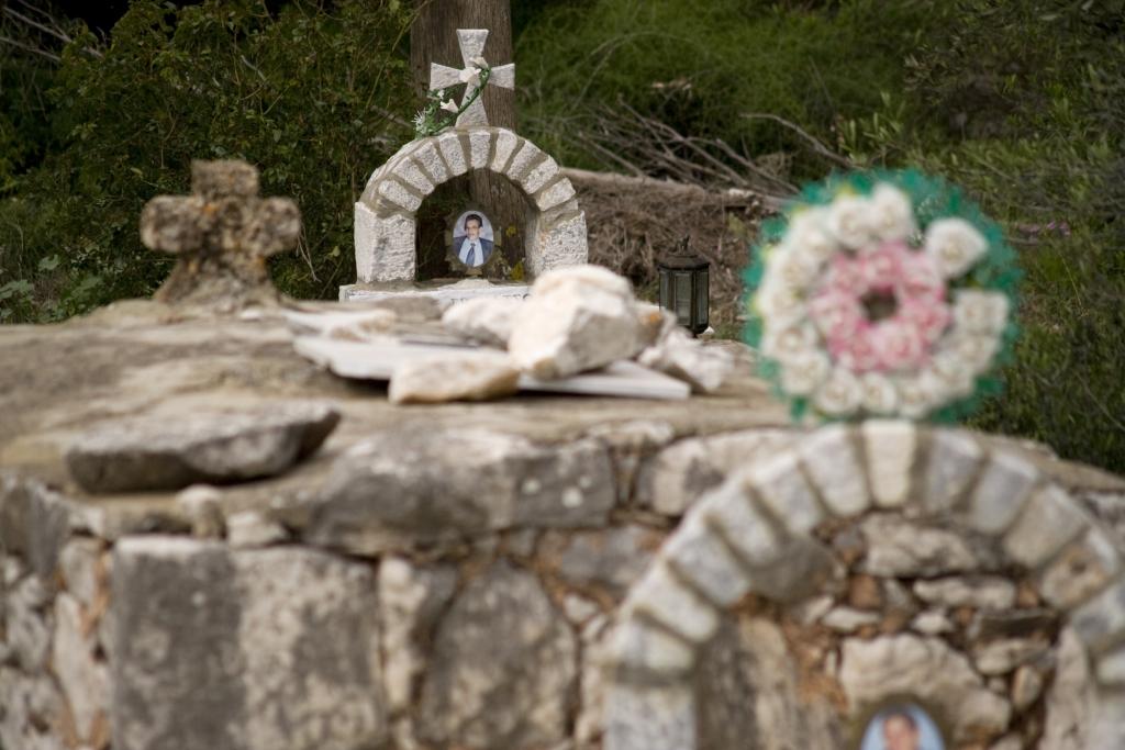 Tombe dans le Mani [Grèce] - 2008