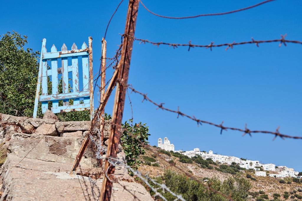 En remontant vers Plaka, Milos - 2020