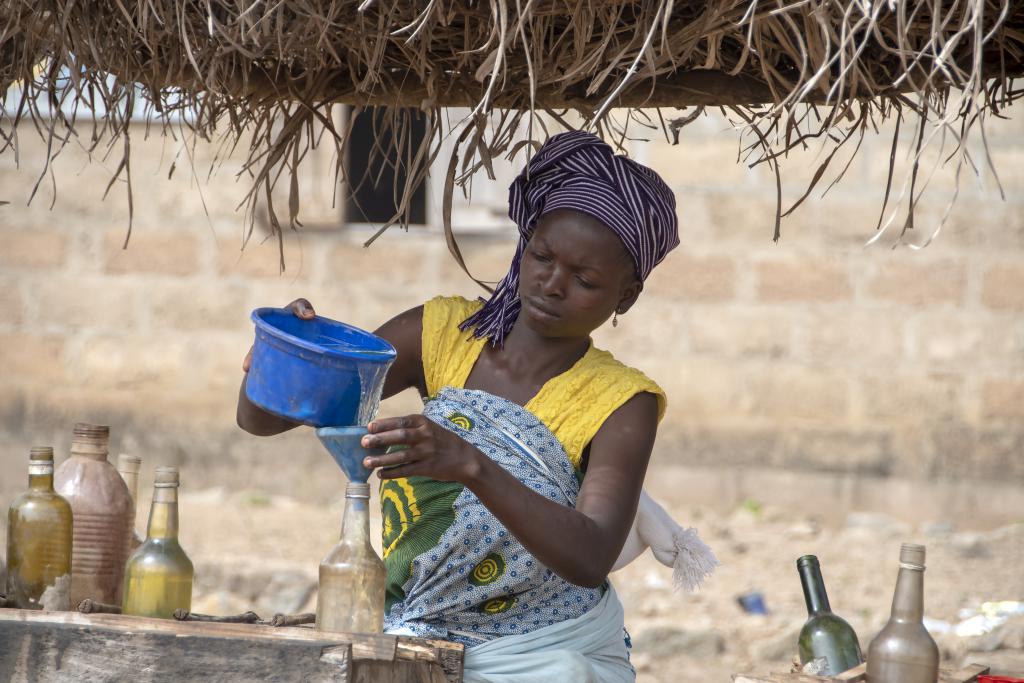 Vendeuse d'essence, Dassa [Bénin] - 2018