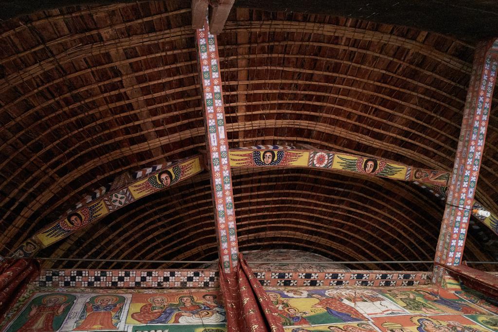 La voûte de bois et les anges de l'église Azewa Mariam, lac Tana [Ethiopie] - 2019