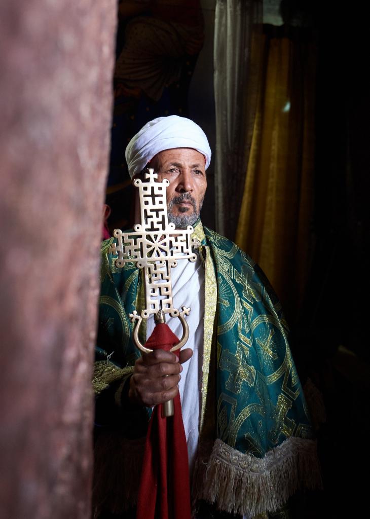 Un prêtre, Beta Medhanialem, Lalibela [Ethiopie] - 2019