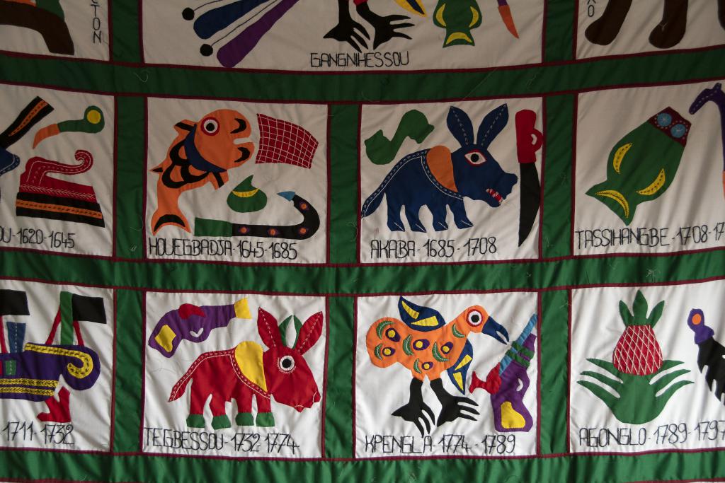 Composition sur tissu : les rois du Bénin (détail) [Bénin]