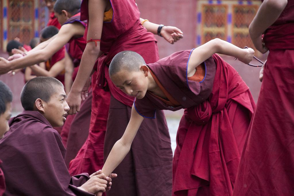Joutes oratoires au monastère de Dongzsar [Pays de Kham, ancien Grand Tibet, Chine] - 2014