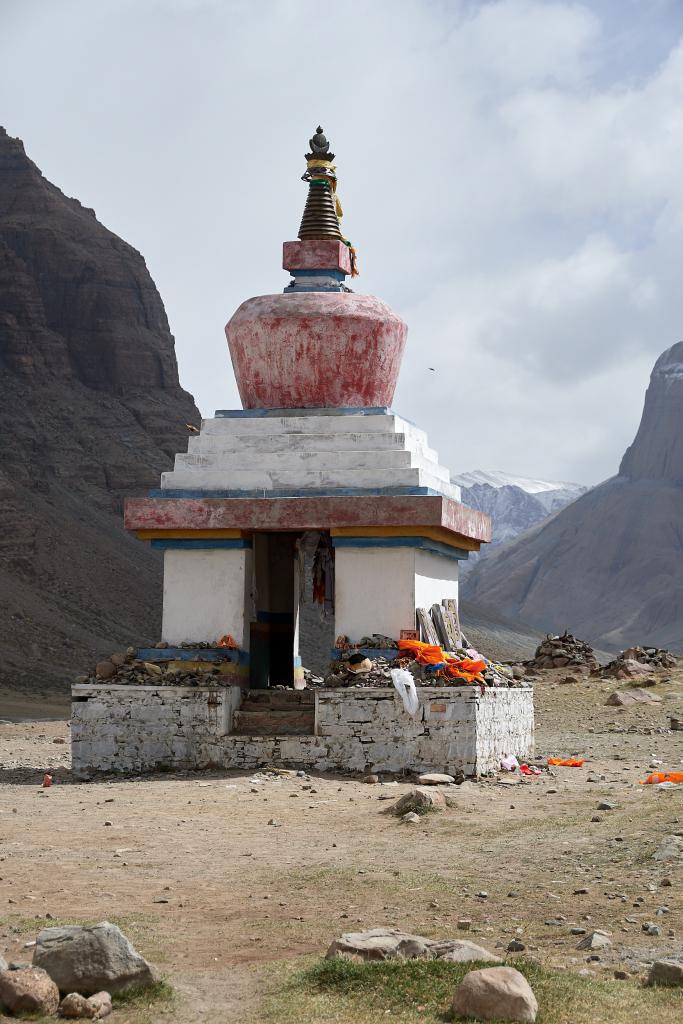 Un premier chorten pour solliciter l'aide de Tara