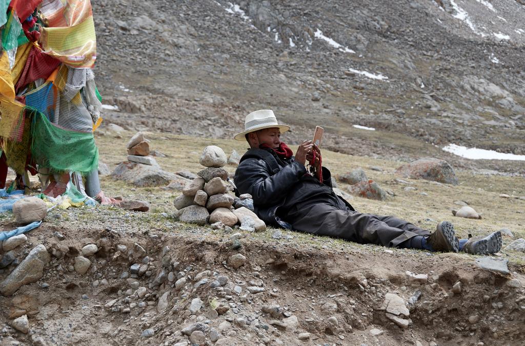 Une pause sur le côté du chemin