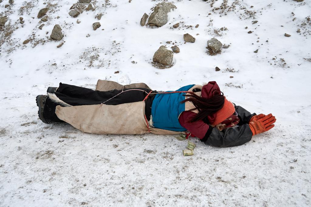 La montée vers le col de Tara, sous la neige