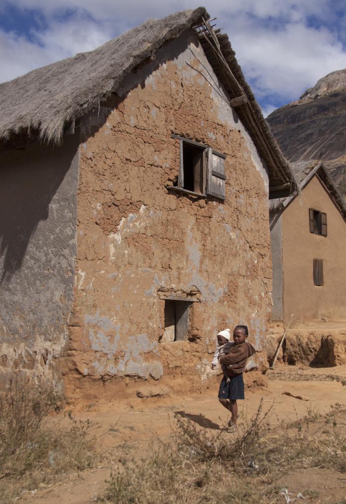 Villages en amont de la réserve d'Anja [Madagascar] - 2017