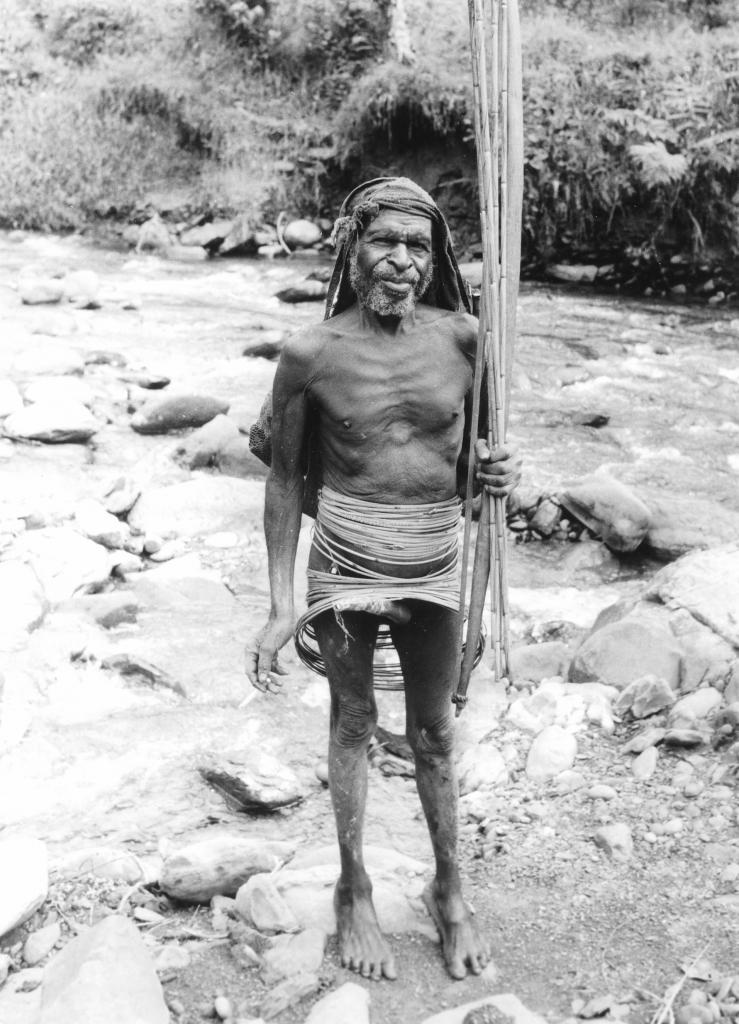 Un guerrier de l'ethnie Yale, les Hautes Terres, Irian Jaya [Indonésie] - 1989