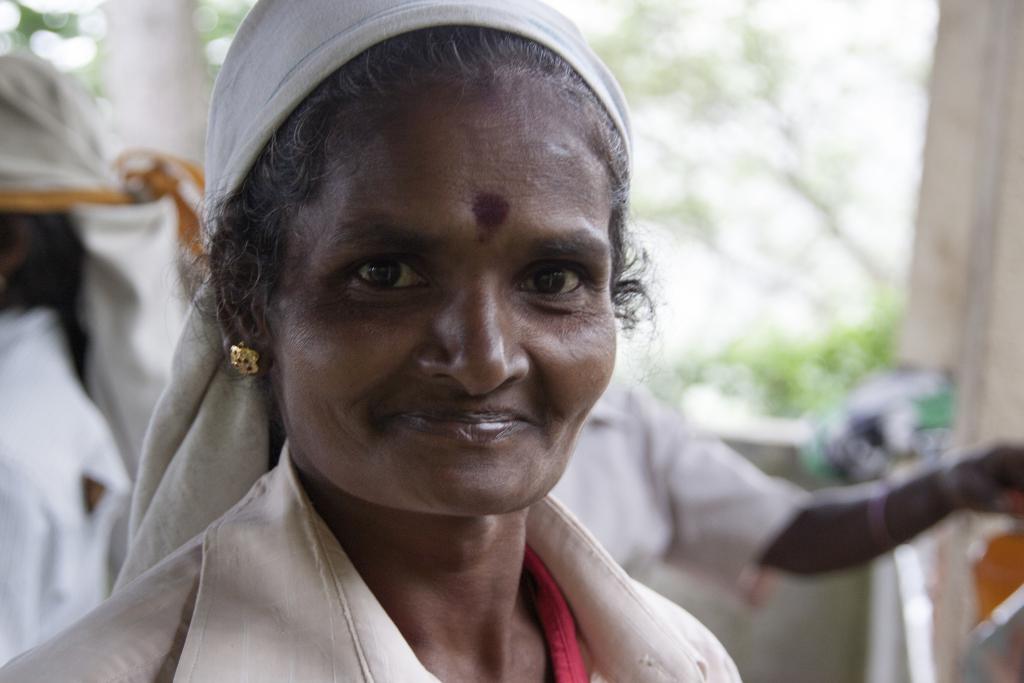 Cueilleuse, environs d'Idalgashinna [Sri Lanka] - 2016