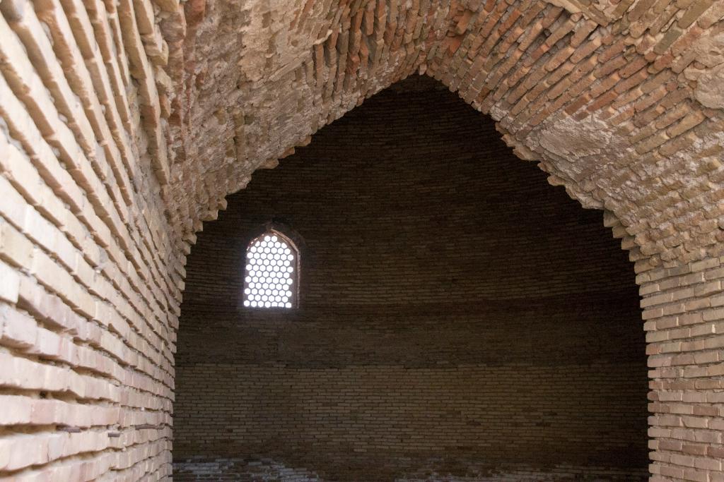 Puits sur la route Bokhara-Khiva [Ouzbekistan] - 2013