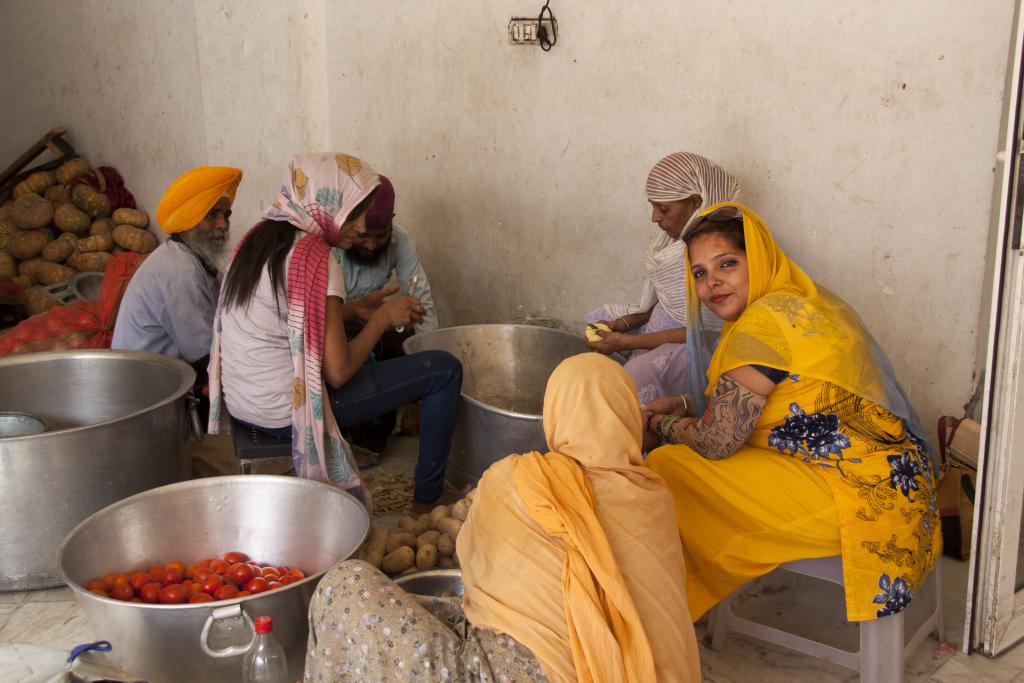 Cuisines, temple sikh Bangla Sahib [Delhi]