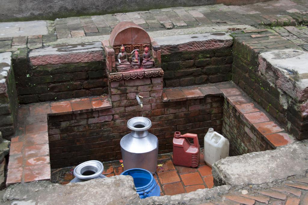 Fontaine et divinités